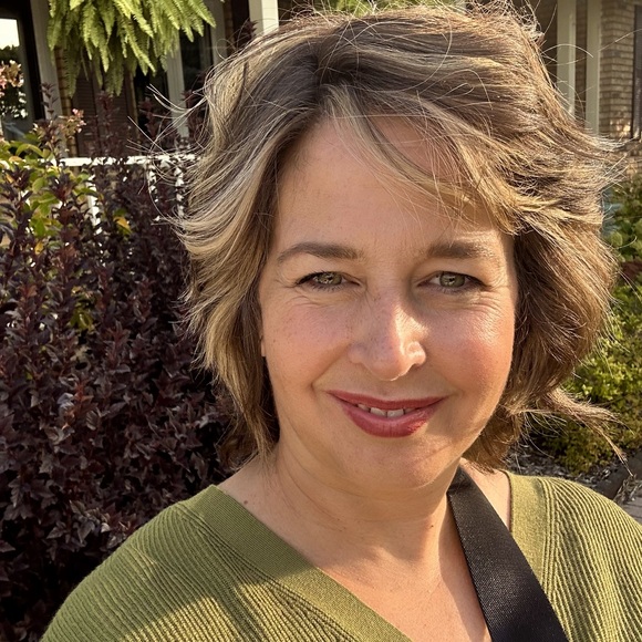 Meet your Posher, Kim - Picture 1 of 1